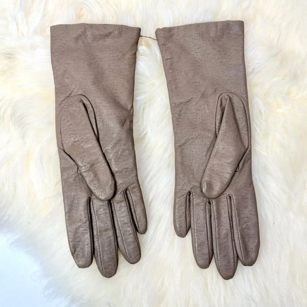 NWOT Fownes Taupe Gloves Perforated Leather Acrylic Lining size 6,5 Vintage